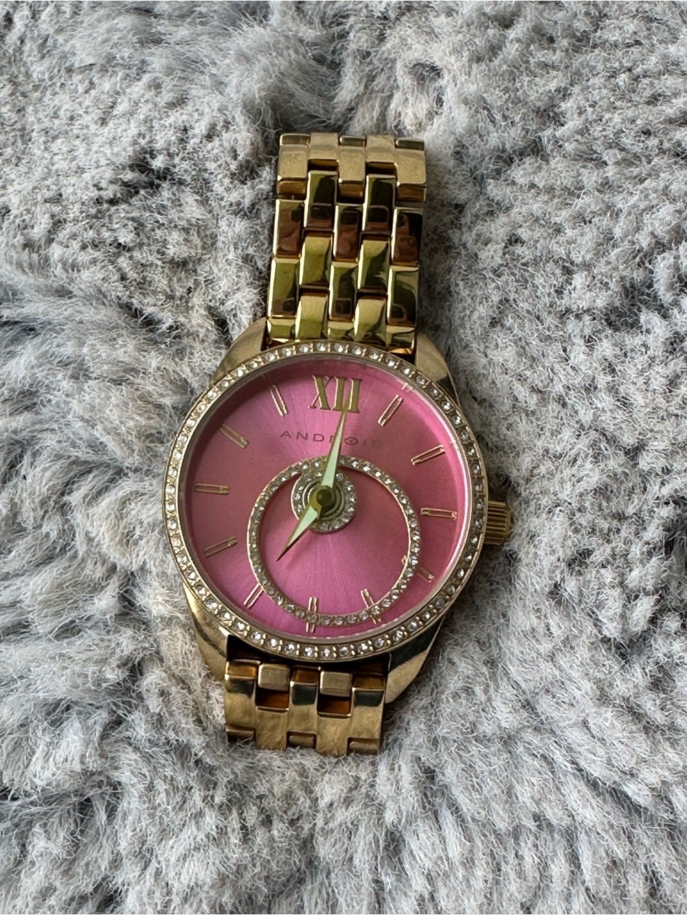 Gold Statement Watch – Pink Dial + Rotating Crystal Center ✨